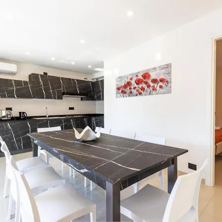 Modern With Jacuzzi Close To The * Lignano Sabbiadoro