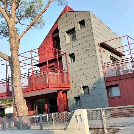 Вилла Modern Close To The