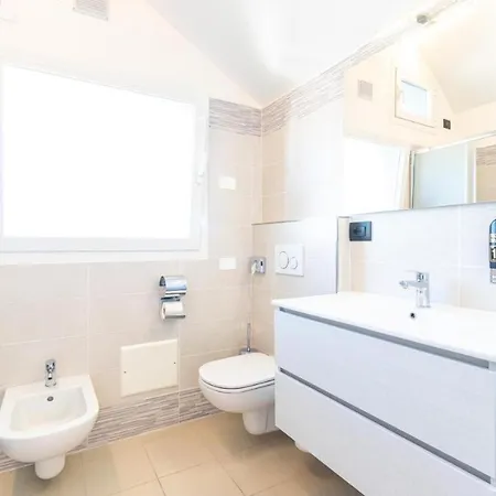 Modern With Jacuzzi Close To The * Lignano Sabbiadoro