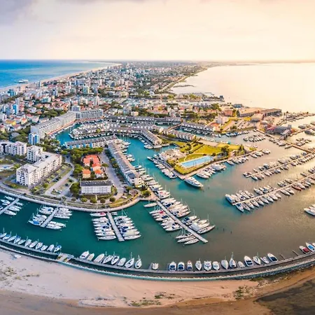 빌라 Modern Close To The 리그나노 사비아도로